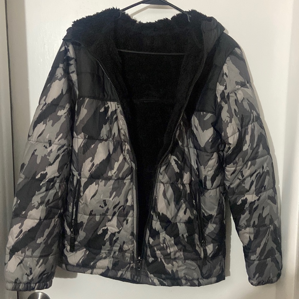 Great condition North Face Reversible jacket.